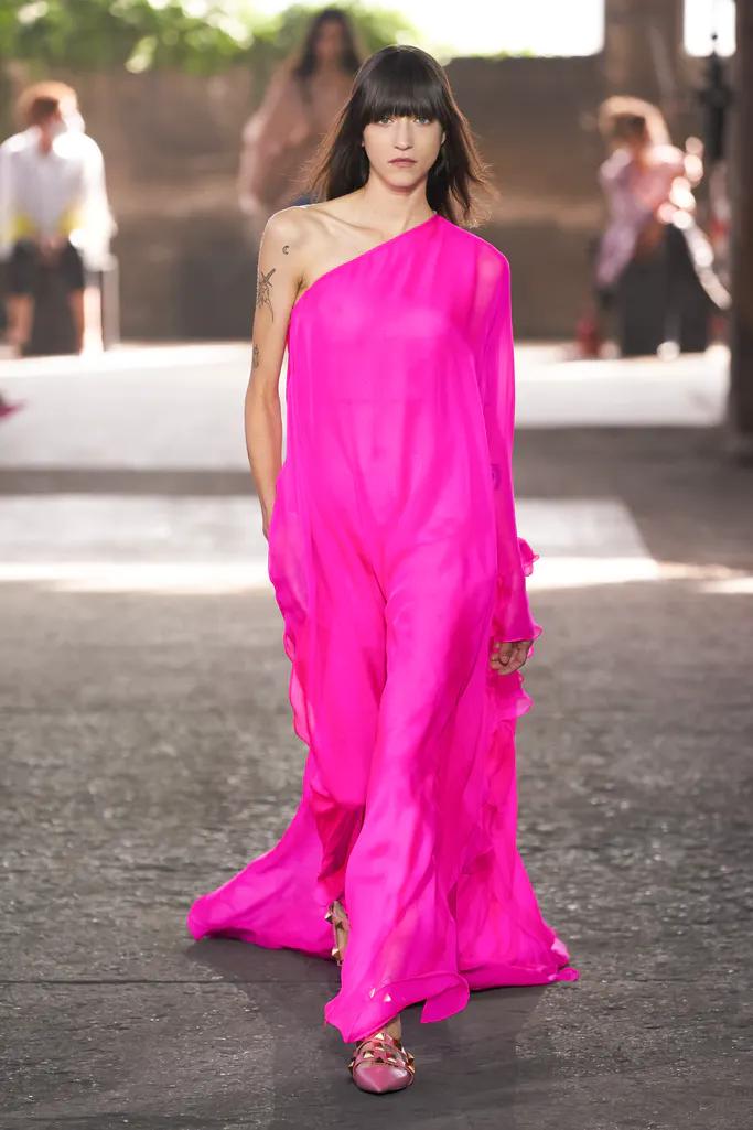 colore rosa acceso estate 2021